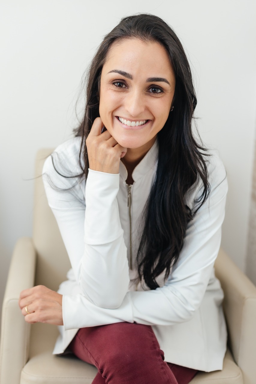 Dra. Marina Carabetti, dentista para adultos e famílias em Nova Lima